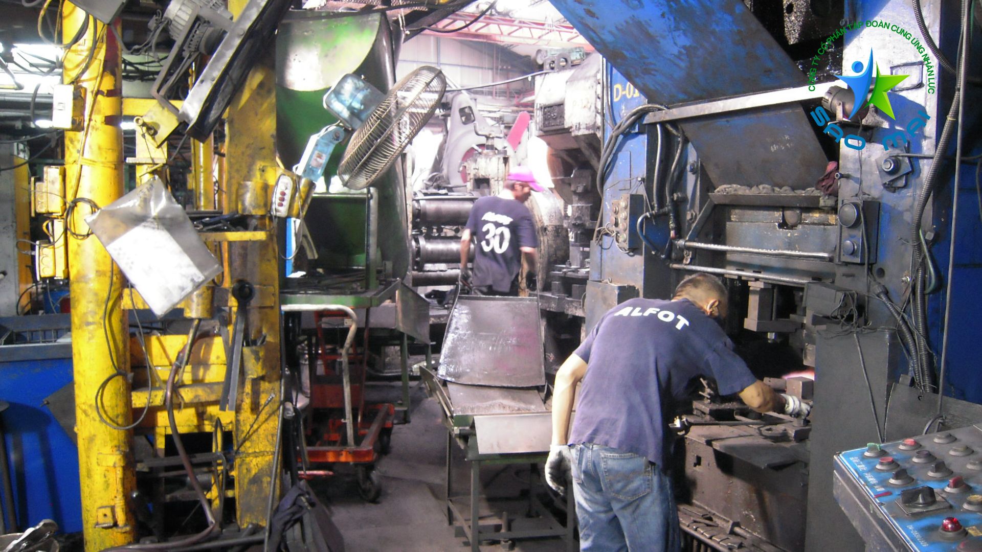 XKLD ĐÀI LOAN đơn hàng chuyên chế tạo sản xuất máy phay tại Khu Đông - Đài Trung